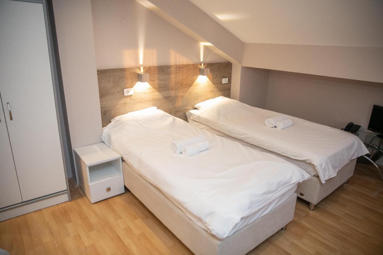 Hotel Dijana Pirot Ngoại thất bức ảnh